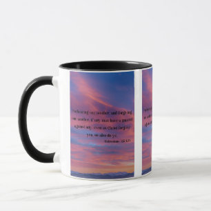 Kolossians 3:13 KJV Bible Verse Pic Zwei-Tone-Tass Tasse