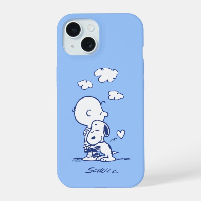 Komfort und Sicherheit | Charlie & Snoopy Hug iPhone 15 Hülle (Rückseite)