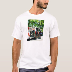 Kommen in das Löschfahrzeug T-Shirt