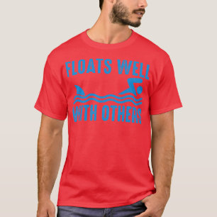 Kommt gut mit anderen zurecht T-Shirt