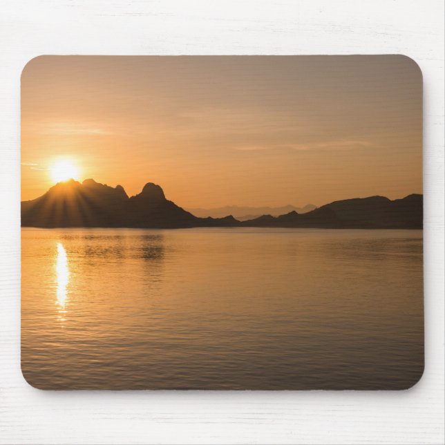 Komodo-Insel bei Sonnenuntergang Mousepad (Vorne)