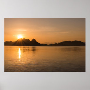 Komodo-Insel bei Sonnenuntergang Poster