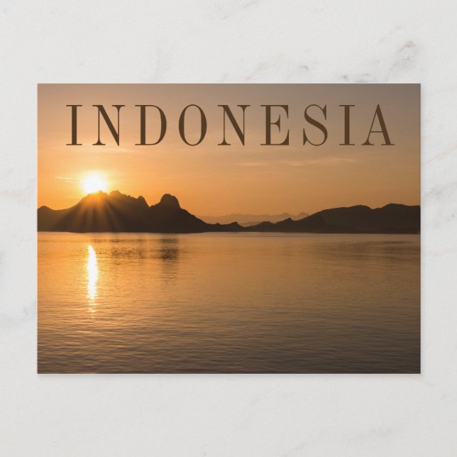 Komodo-Insel bei Sonnenuntergang Postkarte (Vorderseite)