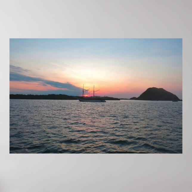Komodo Ship and Sunset Poster (Vorne)