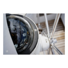 Kompas dat de richting geeft aan een avontuur. poster