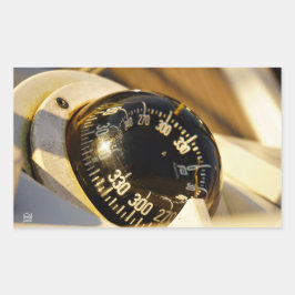 Kompas helpt navigeren en koer behouden. rechteckiger aufkleber