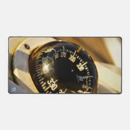 Kompas helpt navigeren en koer behouden. schreibtischunterlage