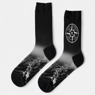 Kompass-Sternemblem monogramm dramatische Berge Socken
