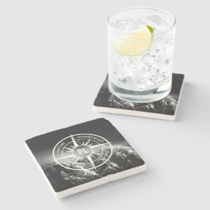 Kompass-Sternemblem monogramm dramatische Berge Steinuntersetzer