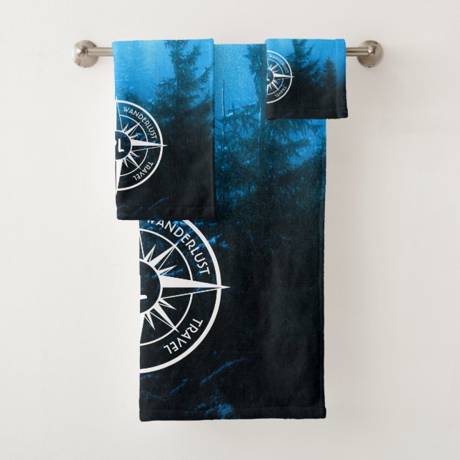 Kompass-Sternemblem Monogramm Nebel in Fichtenwald Badhandtuch Set (Insitu)