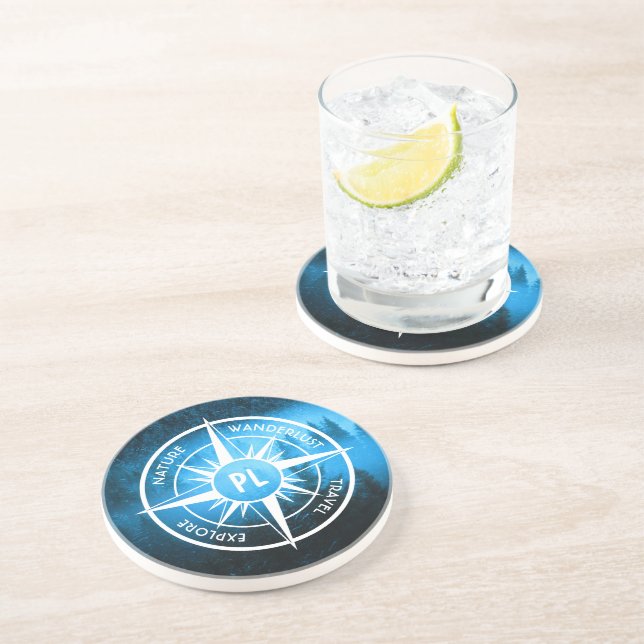 Kompass-Sternemblem Monogramm Nebel in Fichtenwald Getränkeuntersetzer (Seite)