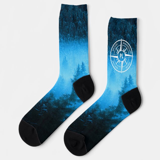 Kompass-Sternemblem Monogramm Nebel in Fichtenwald Socken (Linkes Detail)