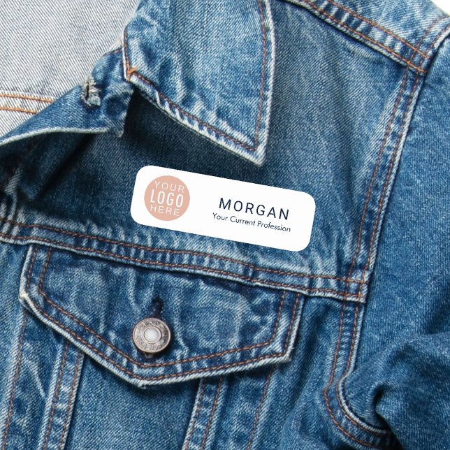 Konferenz der Mitarbeiter Ihres Unternehmens Namensschild (Modern Business Logo Minimal Beige Name Tag)