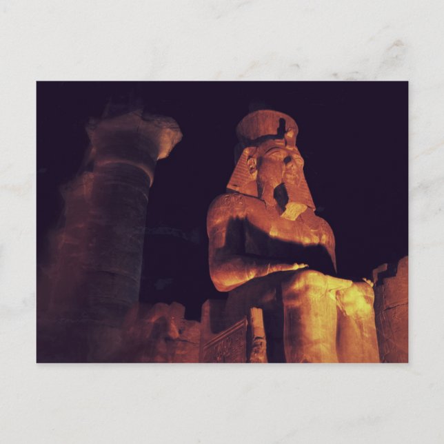 König-Statue in Luxor Tempel in Ägypten nachts Postkarte (Vorderseite)