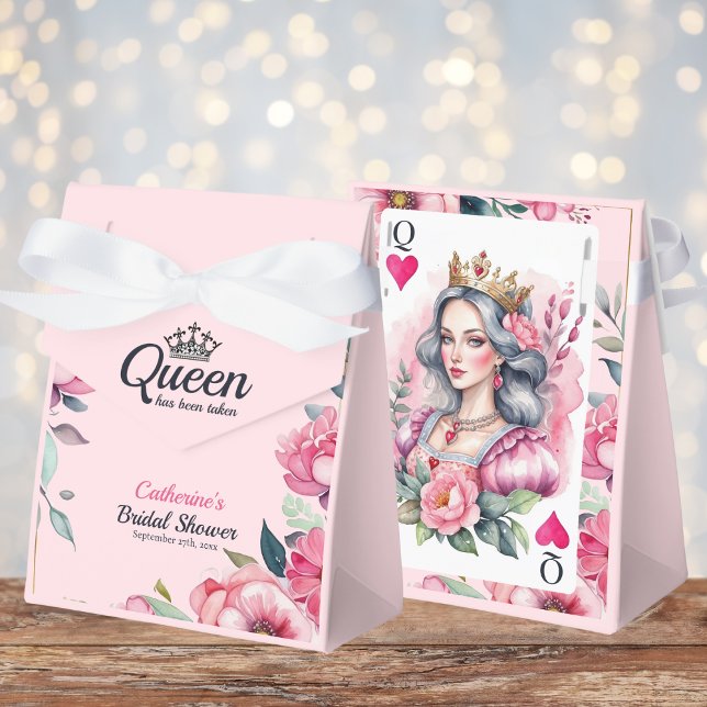 Königin des Herzens Kartenspielen Rosa Brautparty Geschenkschachtel (Angled view royal fairytale queen bridal shower blush pink vintage playing card Favor Box
)