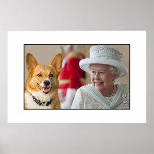 Königin Elizabeth II lacht mit ihrem Corgi Poster