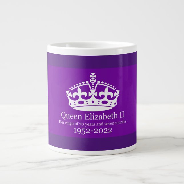 Königin Elizabeth Reign von 70 Jahren Jumbo-Tasse (Vorderseite)