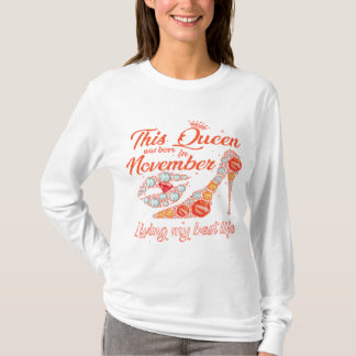 Königin im November T-Shirt
