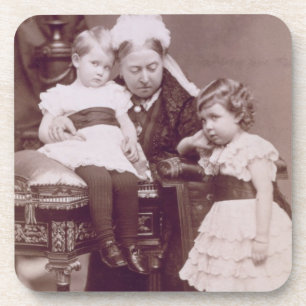 Königin Victoria (1819-1901) mit ihren Getränkeuntersetzer