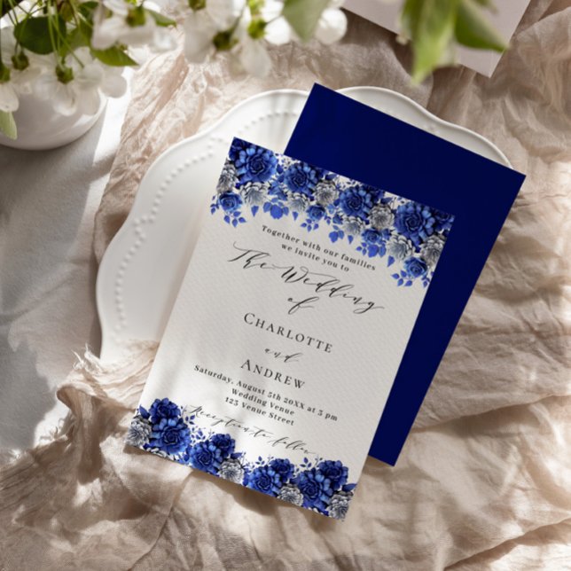 Königlich blaue Blumen Drehbuch Luxus Hochzeit Einladung (Von Creator hochgeladen)