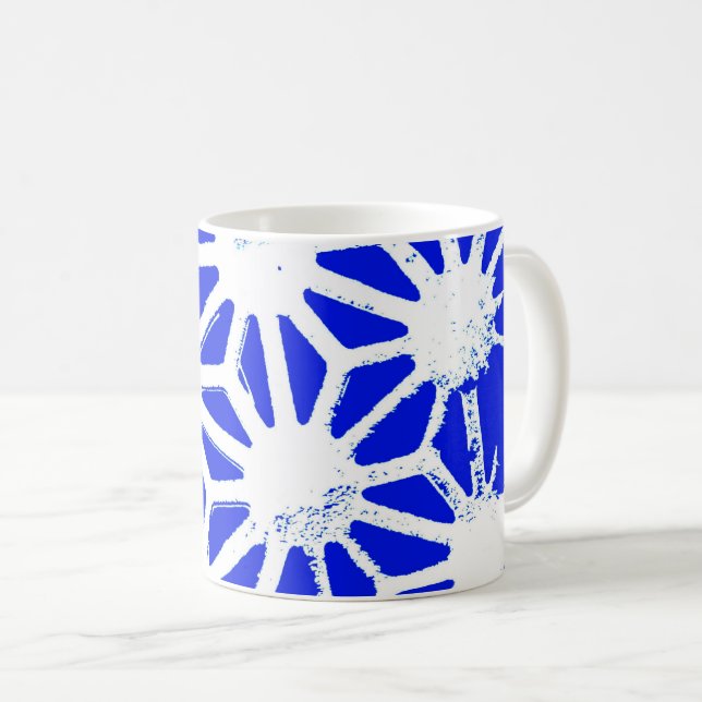 Königlich blaues geometrisches Muster Kaffeetasse (VorderseiteRechts)