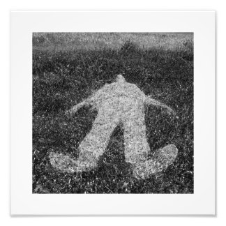 Kontur der menschlichen Figur auf Gras Fotodruck