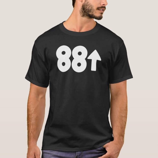 Kopf 88Rising im Wolken-Anordnungs-Shirt T-Shirt (Vorderseite)