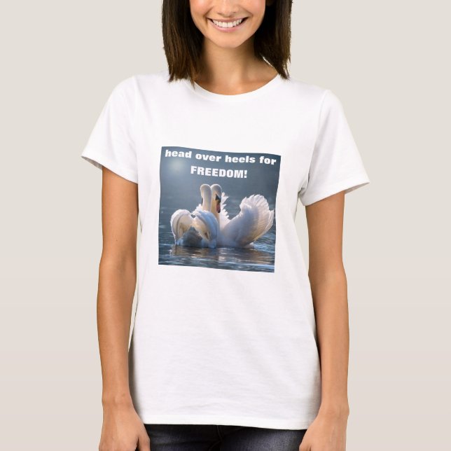 Kopf über Heels - Schwäne (leichter T - Shirt) T-Shirt (Vorderseite)