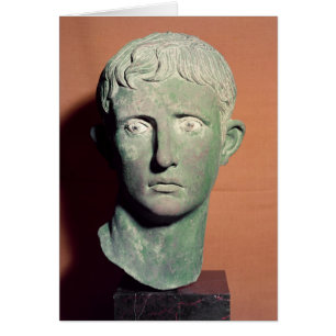 Kopf von einer Statue in voller Länge des Kaisers