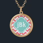 Koralle Zickzack mit Türkiszentrum zu Monogram Vergoldete Kette<br><div class="desc">Hier ist eine hübsche Halskette auf dem Trend mit einem monogrammfähigen Zentrum. Die Zickzack Streifen sind Korallen und Weiß, die mittlere Medaille ist ein weiches aquamarin, und die Schrift ist weiß. Ändern Sie die Initialen zu jedem Text, den Sie mögen, es ist so einfach, personalisierte Halsketten für sich und als...</div>