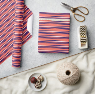 Korallen, blau und weiß fünf Streifen Muster Geschenkpapier
