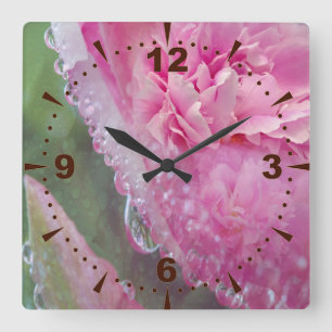 Korallen, Gras und Peony-rosa Blüten Quadratische Wanduhr