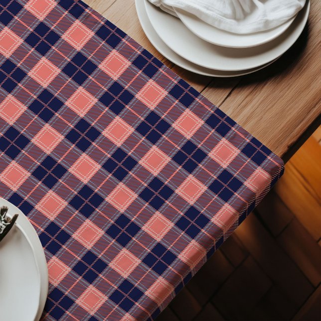 Korallen und Navy Karo Moderne, Karierte Dekoratio Großer Tischläufer (Coral and Navy Check Vibrant Plaid Modern Decor Long Table Runner)