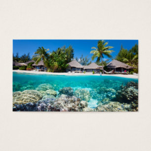 Korallenriff und ein tropisches Resort