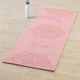 Korallenrosa schöne Mandala mit individuellem Name Yogamatte