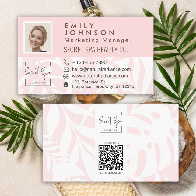 Korallenrosa Tropisches Leaf Beauty & Wellness-Cen Visitenkarte (Coral Pink Tropical Leaf Beauty & Spa Photo QR Business Card)