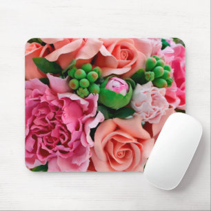 Korallenrote und rosa Teerosenblüten Mousepad