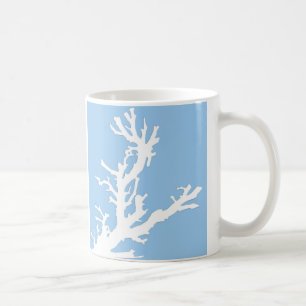 Korallenzweig - weiß auf blass blau tasse