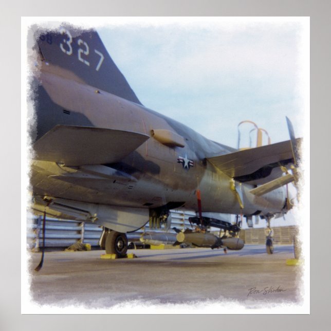 Korat AFB Thailand 1968 F-105 A1 Print Poster (Vorne)