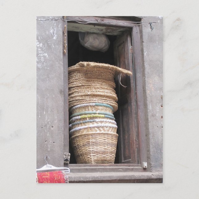 Körbe im Fenster Postkarte (Vorderseite)