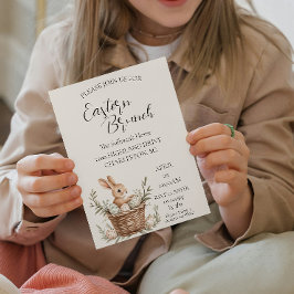 Körbe mit Eiern um den alten Stuhl Osterbrunch Einladung