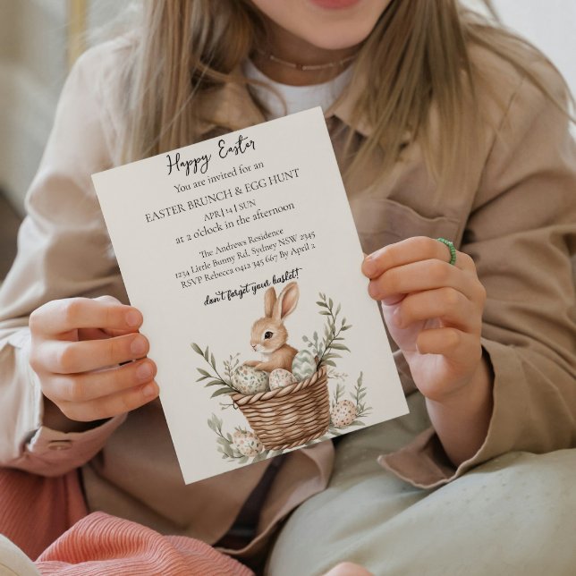 Körbe mit Eiern um den alten Stuhl und Eierjagd Einladung (Von Creator hochgeladen)