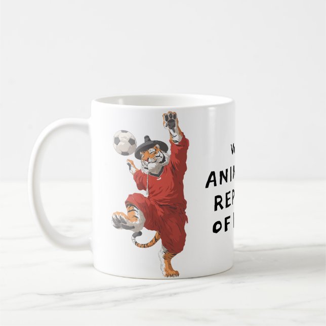 Korean Tiger Striker in Gat Kaffeetasse (Links)