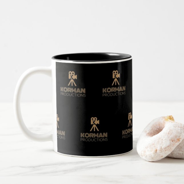 Korman Productions YouTube Channel-Logo gepackt Zweifarbige Tasse (Mit Donut)