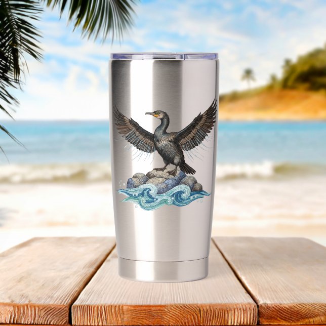 Kormoran auf Felsen  Thermobecher (Strand (gedreht))