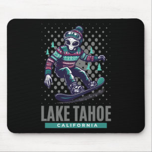 Kosmische Thrills - Alien Snowboarden im Tahoer Se Mousepad