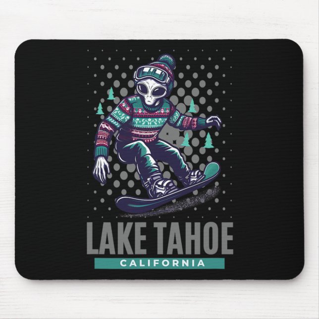 Kosmische Thrills - Alien Snowboarden im Tahoer Se Mousepad (Vorne)