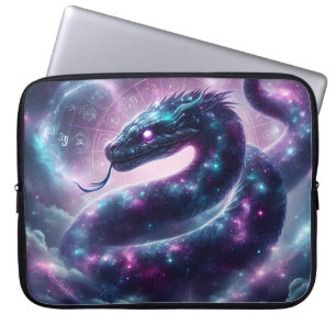 Kosmischer Schlangenzodiak-Galaxie-Astrologie Laptopschutzhülle