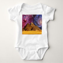 kosmischer Sturm über dem Untergrund