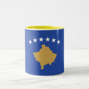 Kosovo-Flagge Zweifarbige Tasse